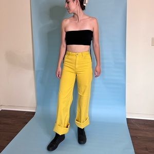 The cutest yellow h&m pants 🤩